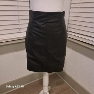 H&M Black Pencil Skirt